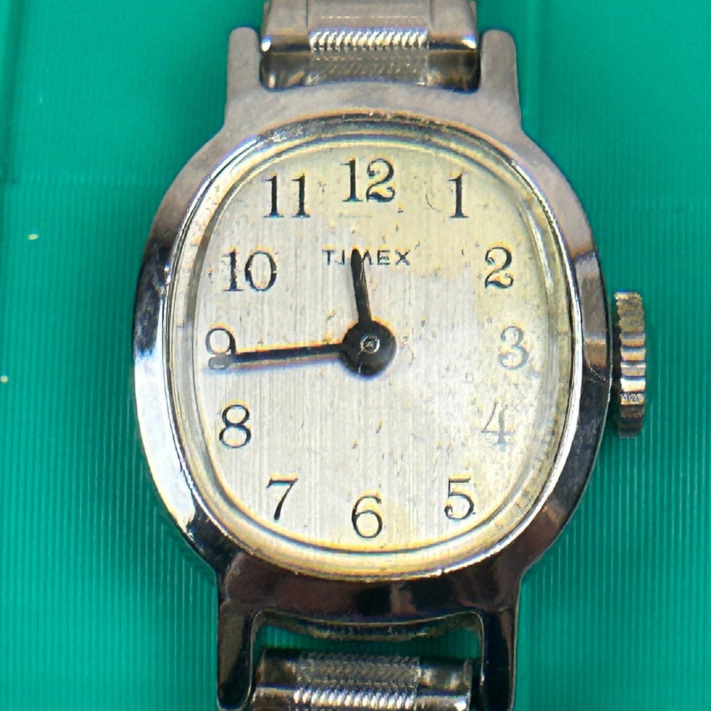 Vintage Timex‎ Ladies Oval Watch Silver Tone Stainless Steel Mechanical Tested